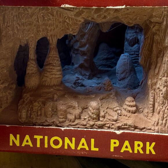 Vintage 3D Big Room Carlsbad Caverns National Park Diorama Souvenir Box - Picture 4 of 14